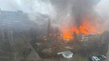LIVE UPDATE. 329 zile de invazie. 16 persoane, inclusiv copii, au murit în urma prăbușirii elicopterului din Kiev