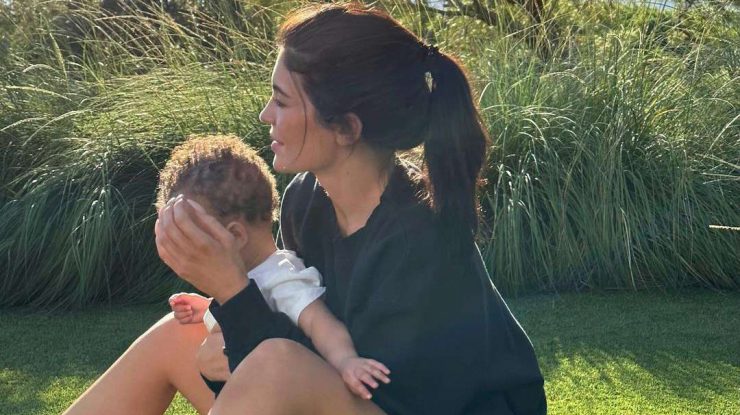 Fanii lui Kylie Jenner sunt îngroziți de semnificația pe care o are numele fiului ei în arabă