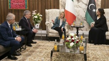 Giorgia Meloni vizitează Libia pentru discuţii despre energie şi migraţie