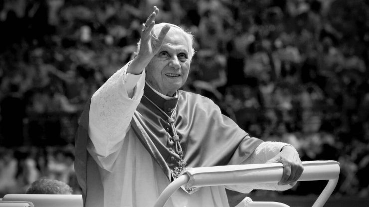 Fostul Papă Benedict al XVI-lea își cere iertare și îi mulțumește lui Dumnezeu în ultima scrisoare publicată