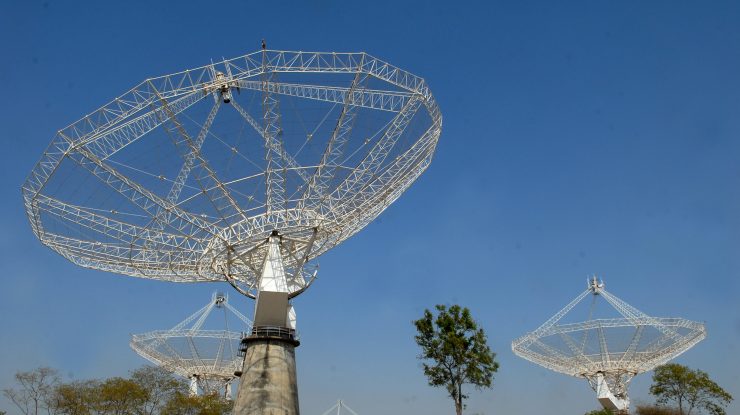 Un semnal radio aflat la 9 miliarde de ani-lumină de Pământ a fost captat într-o înregistrare record