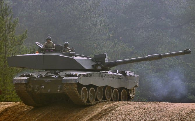 Marea Britanie ia în calcul să furnizeze Ucrainei tancuri Challenger 2 pentru a lupta împotriva forțelor rusești