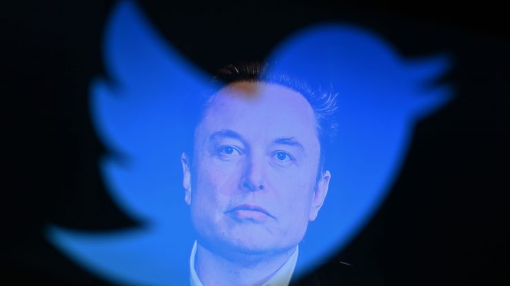 Mii de conturi Twitter deblocate riscă să ducă la o explozie de dezinformare