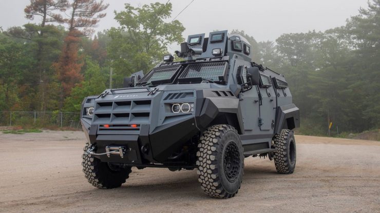 Ucraina primește sute de vehicule blindate Senator din Canada