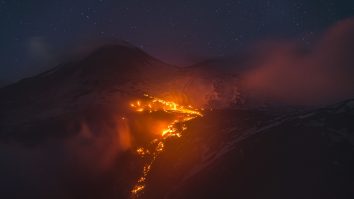 Erupția vulcanului Kilauea din Hawaii a reînceput, nivelul de alertă a fost ridicat -USGS