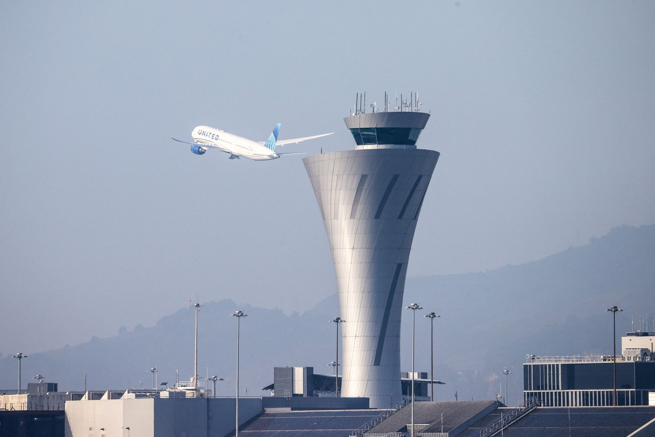 Zborurile din SUA se reiau după o defecțiune a sistemului informatic