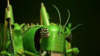 Oamenii de știință israelieni au dezvoltat un robot care adulmecă cu antene de lăcuste