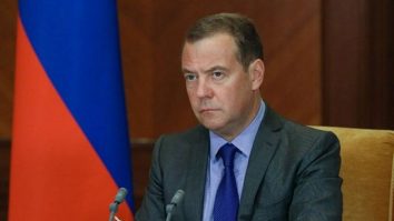 Medvedev lansează ideea de a îndepărta cât mai mult granițele Poloniei pentru a asigura pacea cu Ucraina