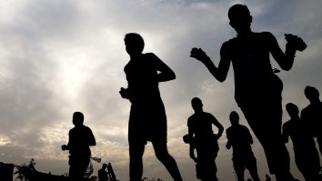 O explozie a rănit 19 atleți în timpul unei curse în Camerun, Africa de Vest