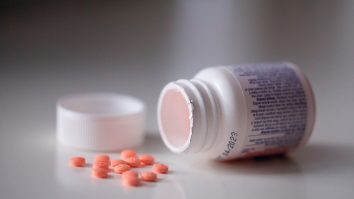 Un farmacist explică de ce anumite tablete de medicamente sunt roșii sau galbene – și ce înseamnă cele albastre