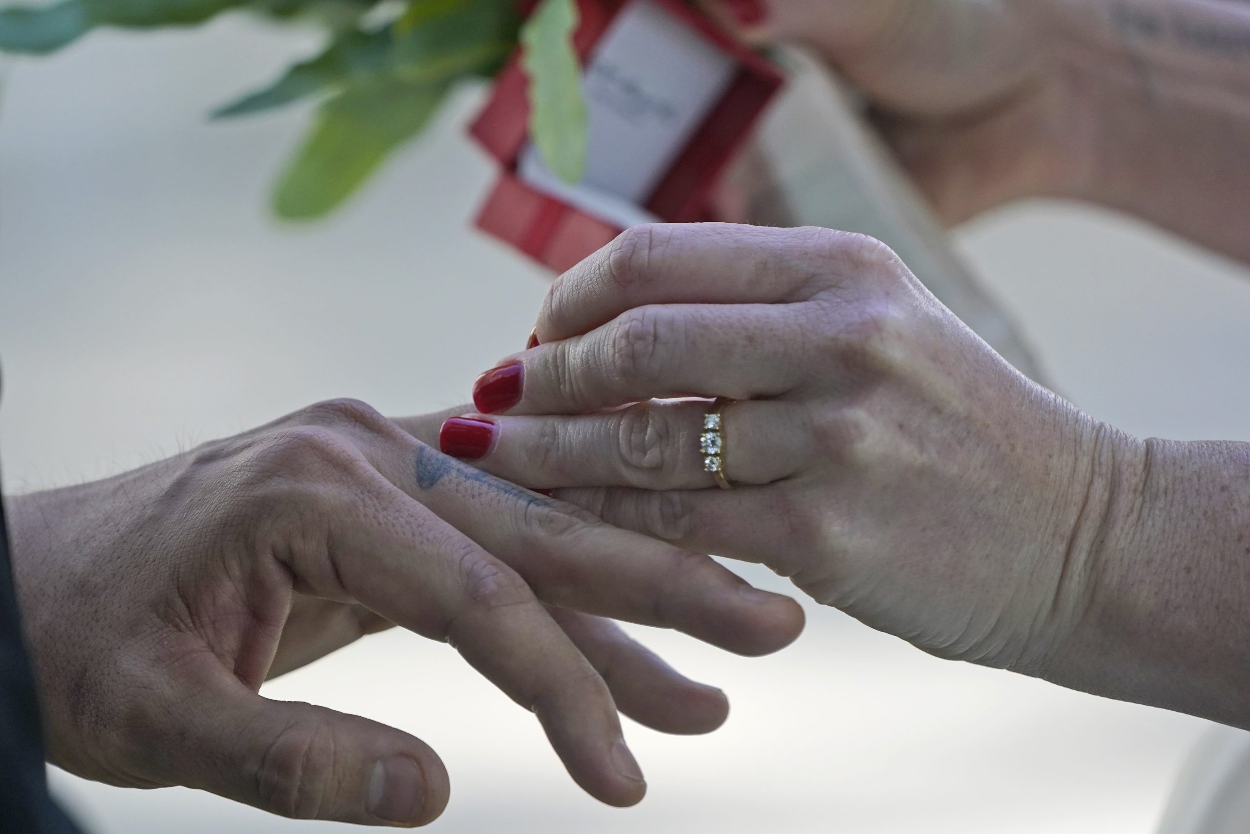 Interzicerea căsătoriilor sub 18 ani intră în vigoare în Anglia și Țara Galilor