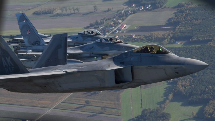 Avioane de luptă americane au interceptat avioane ruseşti în apropiere de Alaska