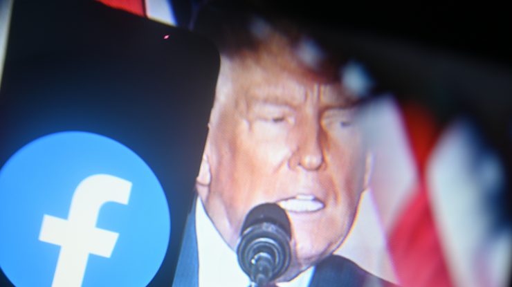 Meta restabilește paginile de Facebook și Instagram ale lui Trump