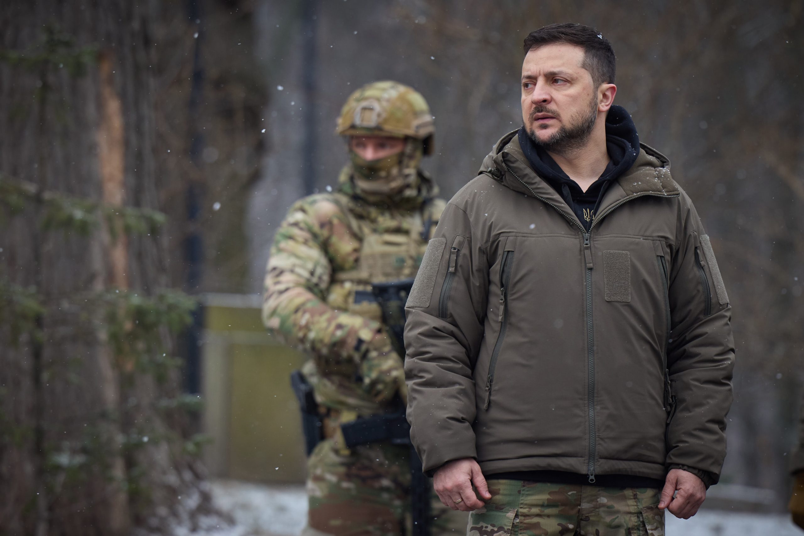 POLITICO: Dress code pentru vizita UE în Ucraina: Purtați un costum, nu verde ca Zelenski