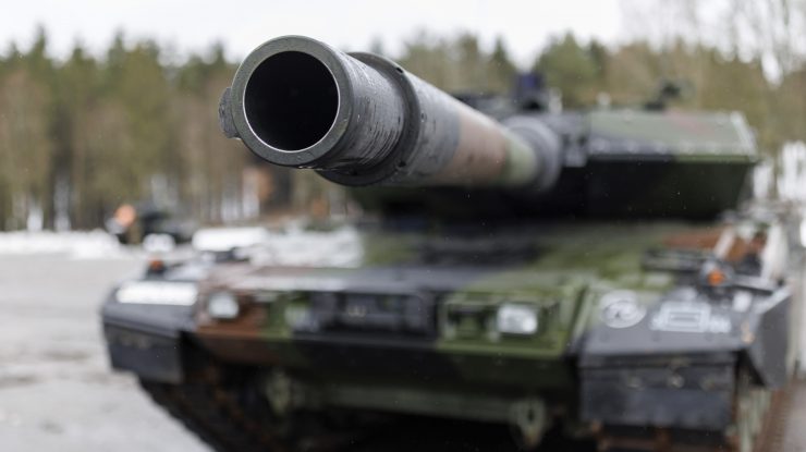 Germania anunță livrarea a peste 100 de tancuri Leopard 1 către Ucraina, iar primele douăzeci de tancuri TOA M-113 sosesc din Spania