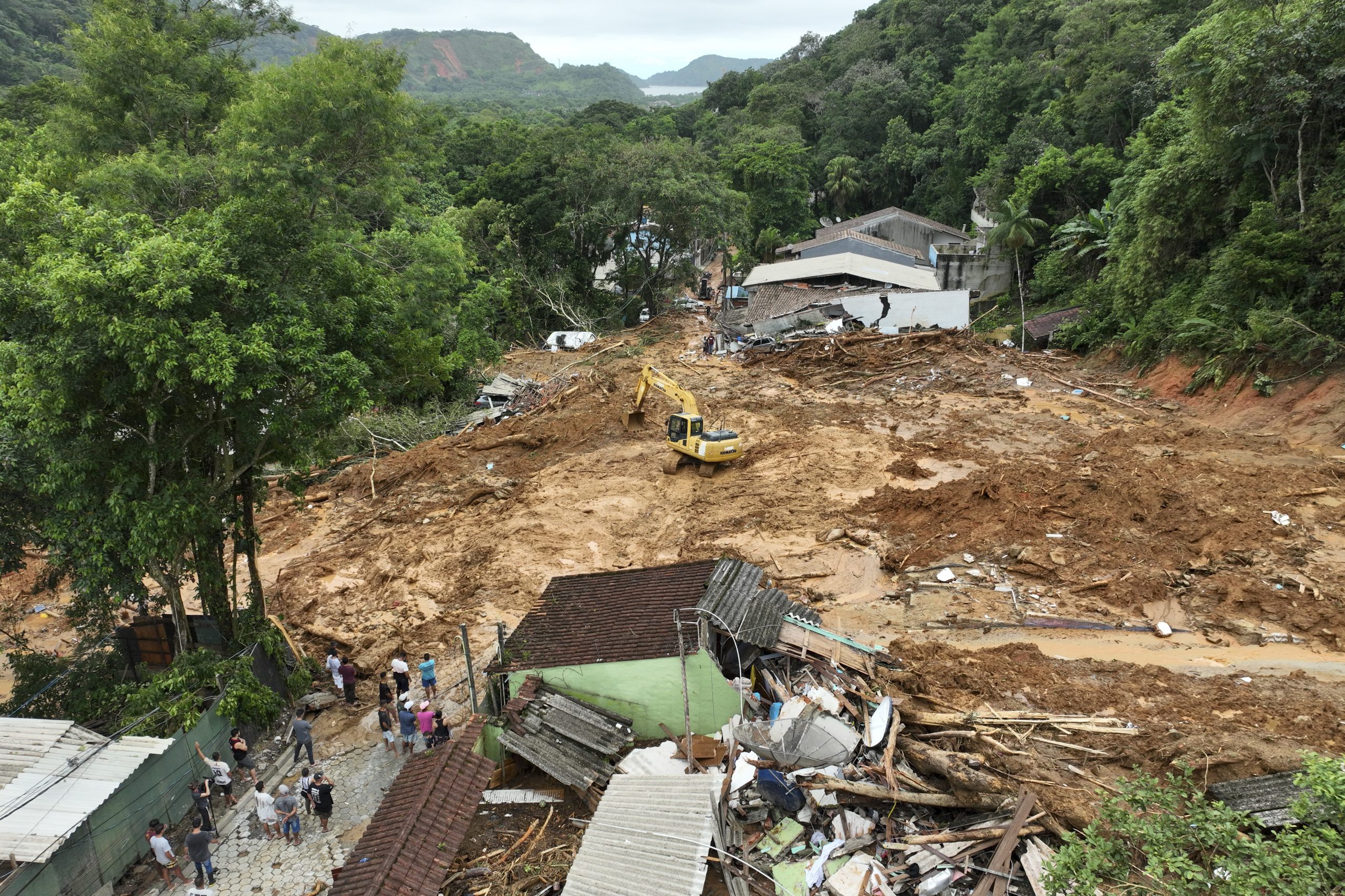 Bilanțul morților a crescut în urma alunecărilor de teren și a inundațiilor din Brazilia. Președintele Lula da Silva se angajează să construiască locuințe mai sigure