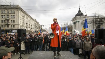 R. Moldova: La manifestaţia de la Chişinău, simpatizanţi ai Partidului Şor au încercat să intre în sediul guvernului