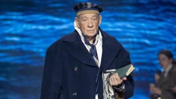 VIDEO. Sir Ian McKellen aka Gandalf a recitat o poezie la Săptămâna Modei de la Londra