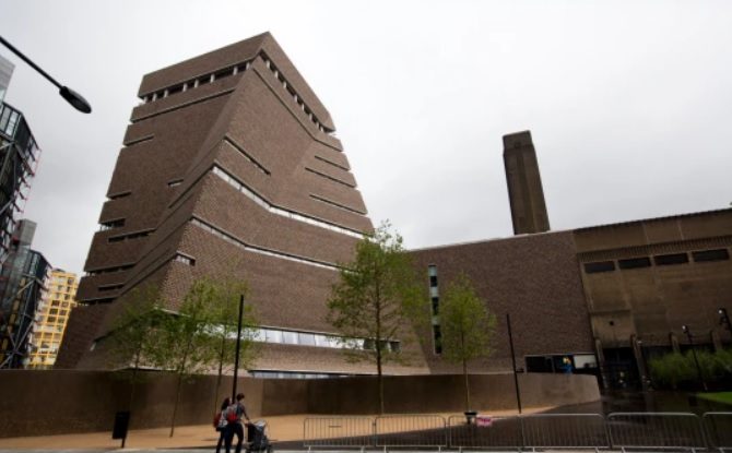 „Rezidenții Tate Modern” câștigă procesul în instanță pentru că au fost „expuși ca într-o grădină zoologică”