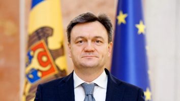 Parlamentul moldovean susține un nou premier pro-UE, pe fondul temerilor privind o lovitură de stat rusească