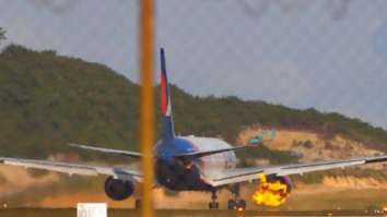 Un avion rusesc care transporta 321 de turiști a luat foc la 120 km/h