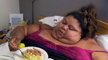 Din cauza celor 272 kg o femeie a ramas „țintuită la pat”. E de nerecunoscut după ce a pierdut drastic în greutate