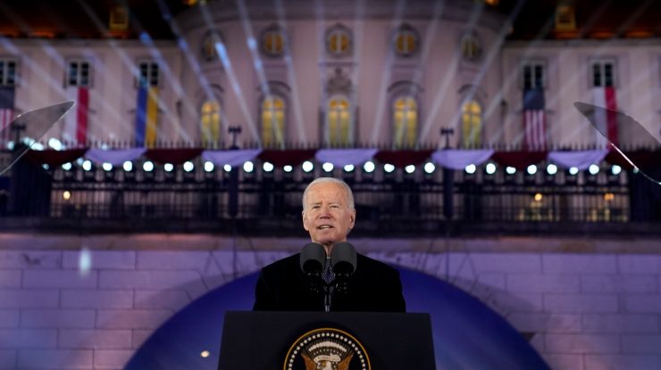 Discurs istoric al lui Biden la Varşovia. Preşedintele SUA: La un an de la „asaltul criminal” al lui Vladimir Putin asupra Ucrainei, Kievul stă drept, mândru şi cel mai important liber. Biden a cerut un rând de aplauze şi pentru Maia Sandu şi Republica Moldova
