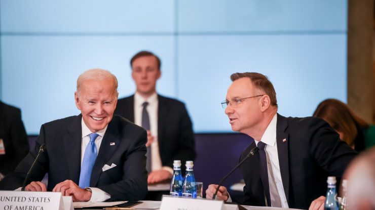 Biden promite să „apere literalmente fiecare centimetru din teritoriul NATO”: „Articolul 5 este un angajament sacru”