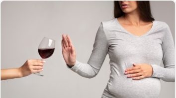 STUDIU. Consumul de alcool în cele trei luni dinaintea sarcinii poate modifica trăsăturile copilului