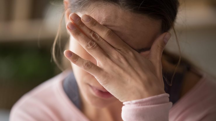 Cum afectează anxietatea organismul. Cinci simptome fizice pe care le poți avea