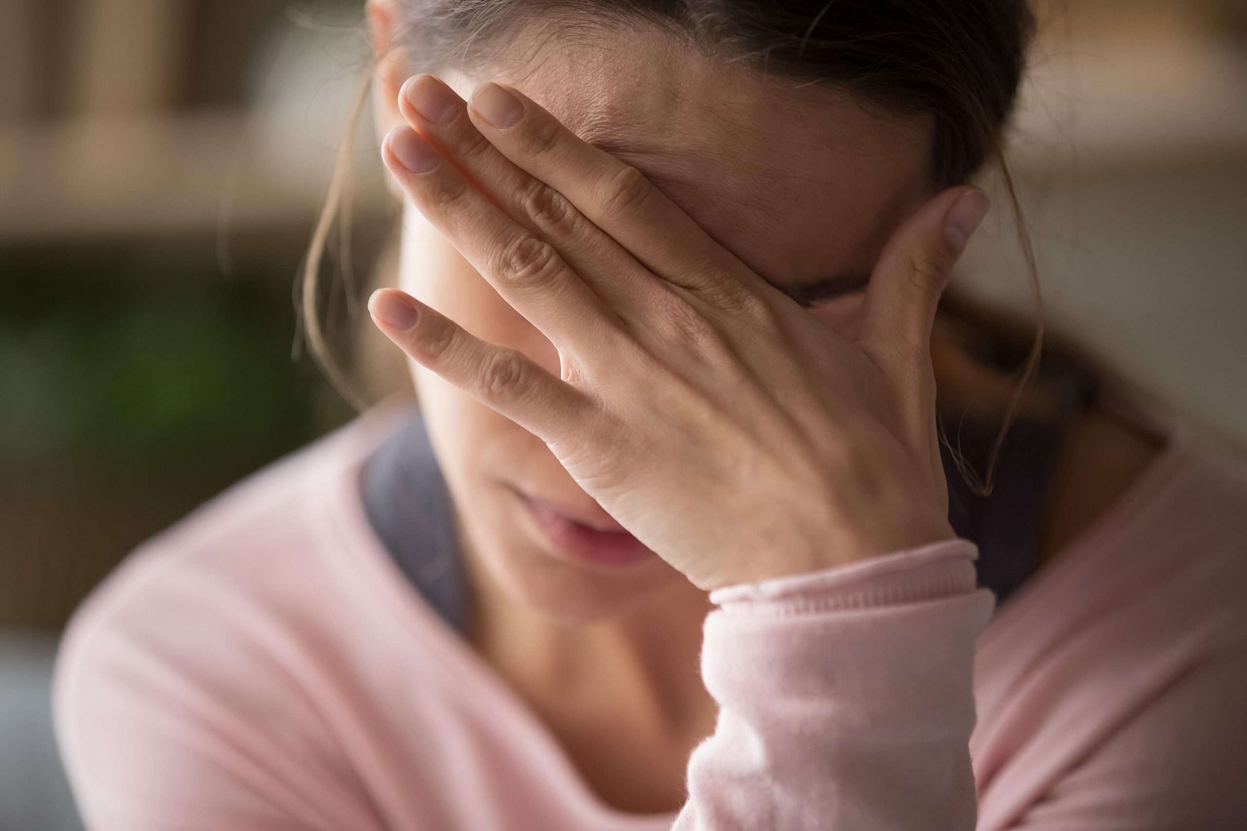 Cum afectează anxietatea organismul. Cinci simptome fizice pe care le poți avea