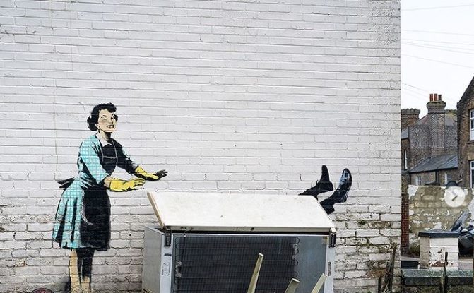 Banksy a dezvăluit de Ziua Îndrăgostiților o lucrare pe tema abuzului domestic