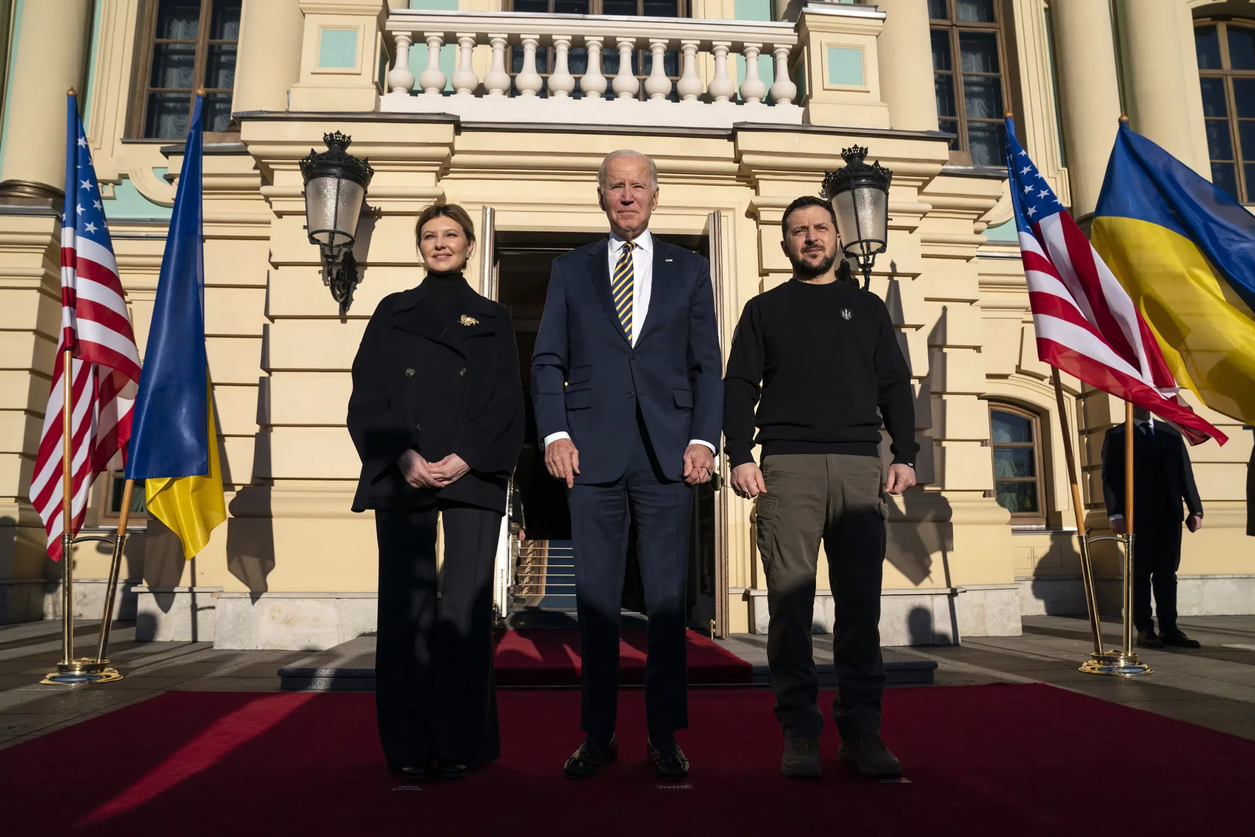 Preşedintele Biden părăseşte Kievul după vizita memorabilă