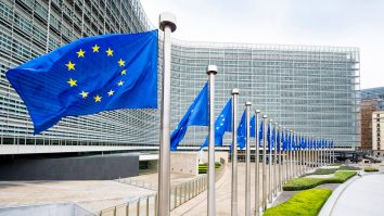 Comisia Europeană cere României şi altor state să finalizeze revizuirea planurilor privind apa