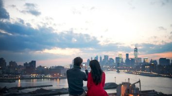 Un expert în relații împărtășește idei de întâlnire de Ziua Îndrăgostiților care nu sunt costitisoare