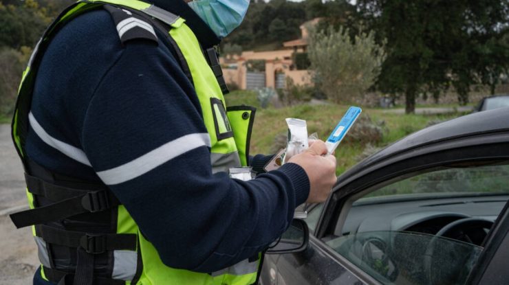 Franţa ia în considerare retragerea permisului în caz de conducere sub influența drogurilor