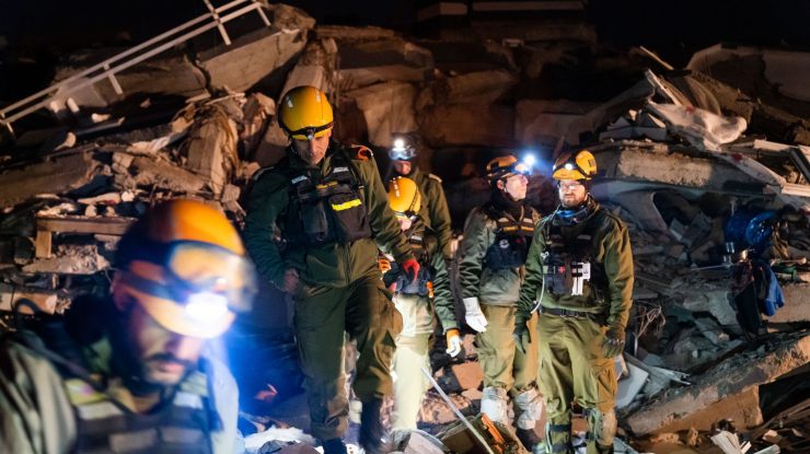 Cutremurul din Turcia. Cum salvează echipele de căutare oamenii aflați sub dărâmături? Ce echipamente și metode folosesc