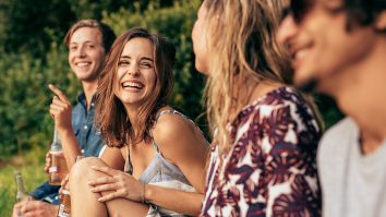 Cum devii mai fericit? Cercetătorii explică ce schimbări trebuie să faci în viața ta