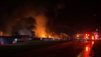 SUA: Deraierea unui tren în nord-estul statului Ohio a provocat un incendiu de amploare