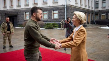 Liderii Uniunii Europene se întâlnesc la Kiev cu Zelenski, aducând promisiunea unor noi sancțiuni împotriva Rusiei