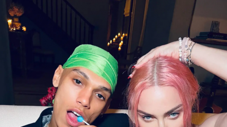 Madonna s-a despărțit de iubitul ei Andrew Darnell, în vârstă de 23 de ani, după o idilă de cinci luni