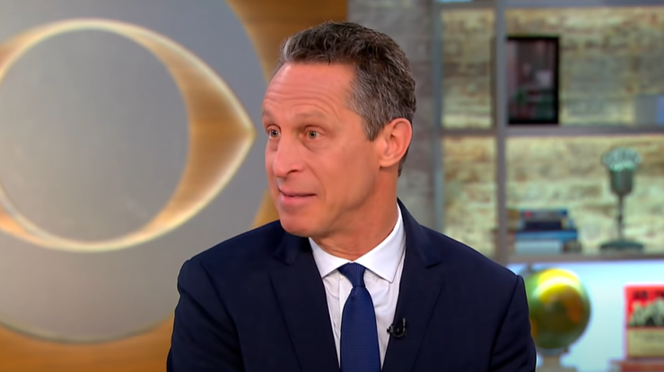 Medicul care arată cu 20 de ani mai tânăr: care este rutina de dimineaţă a lui Mark Hyman