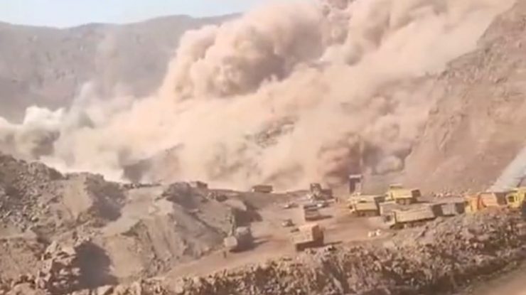 Alte cadavre au fost găsite în urma prăbușirii unei mine din China. 49 de persoane rămân dispărute