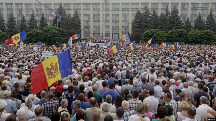 „Vrem ca Rusia să vină”, spun protestatarii pro-ruși din Moldova. Acțiunile lor sunt urmărite îndeaproape de guvernele din Europa