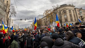Proteste masive au loc la Chişinău. Protestatarii pro-ruşi scandează față de preşedintele Republicii Moldova, Maia Sandu