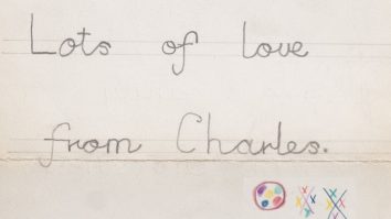 Scrisoarea scrisă de Regele Charles al III-lea către „bunica” sa în 1955 a fost găsită în podul casei unui cuplu din Anglia