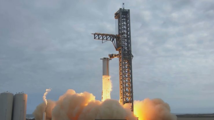 SpaceX testează cel mai puternic sistem de rachete din toate timpurile