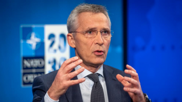 Jens Stoltenberg: ,,Liderii din NATO nu vor invita oficial Ucraina să adere la Alianţă”