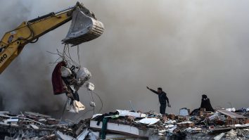 Un seismolog italian susține că Turcia ar fi deplasată cu trei metri în urma cutremurului