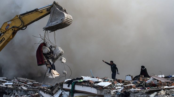 Un seismolog italian susține că Turcia ar fi deplasată cu trei metri în urma cutremurului